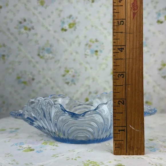 Adorable Vintage Periwinkle Blue Glass Trinket Dish - Picture 7 of 7